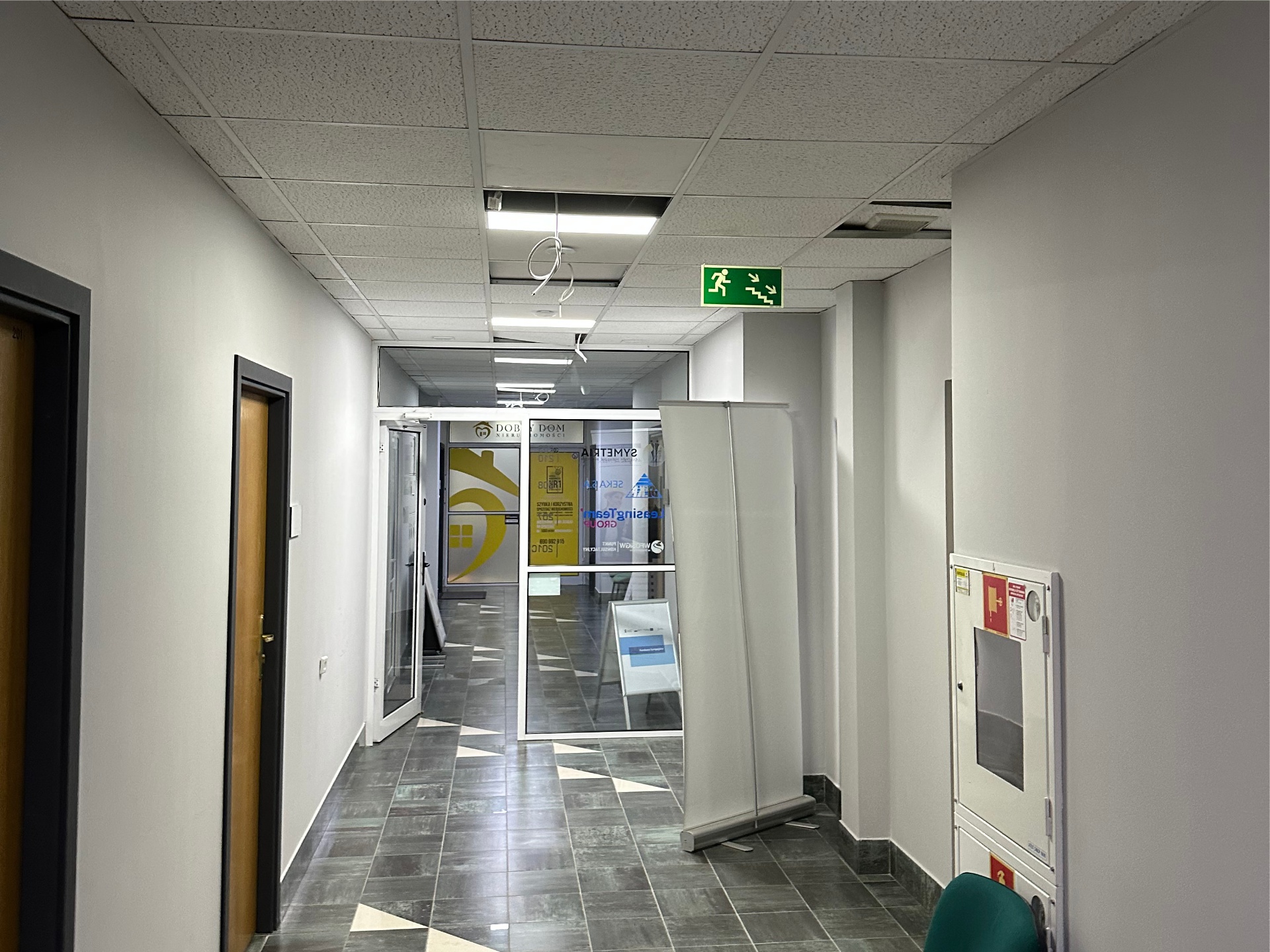 Instalacja oświetlenia awaryjnego i ewakuacyjnego
