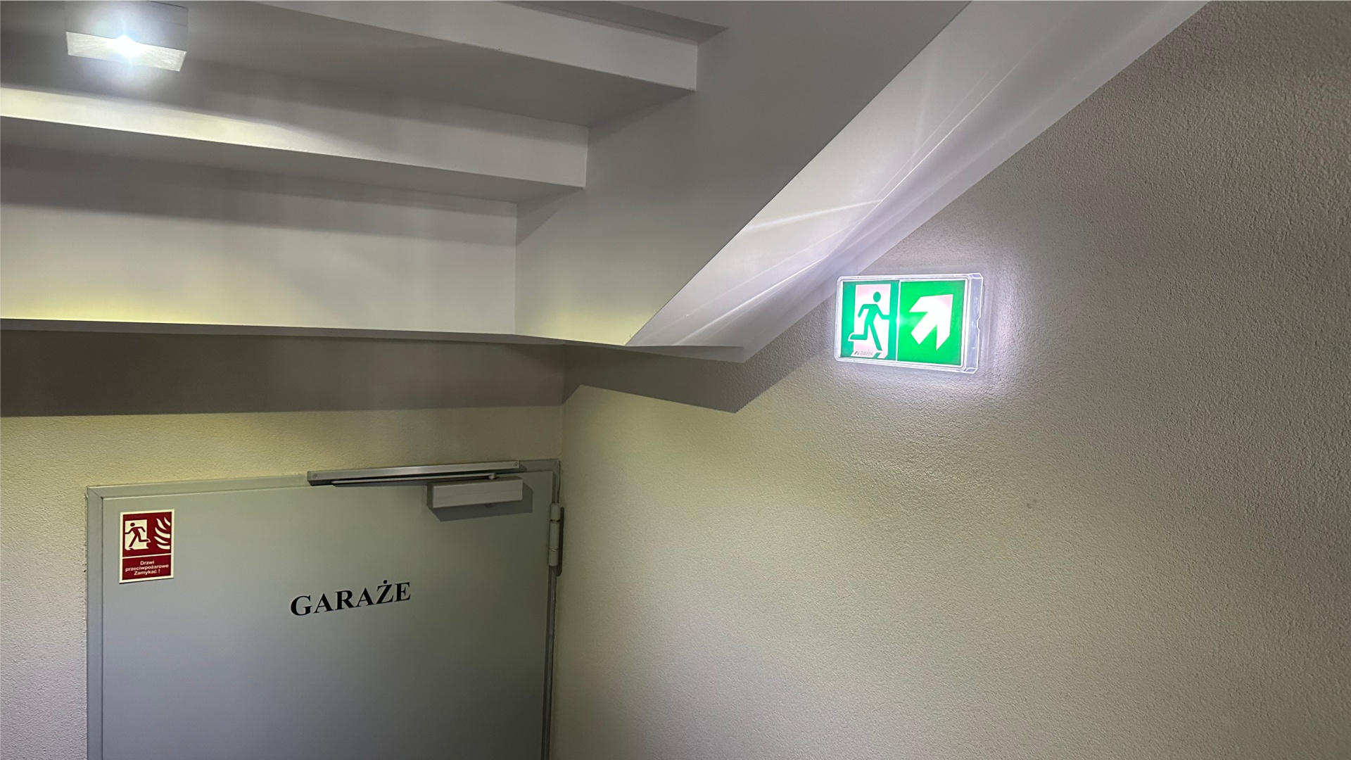 Oświetlenie awaryjne i ewakuacyjne